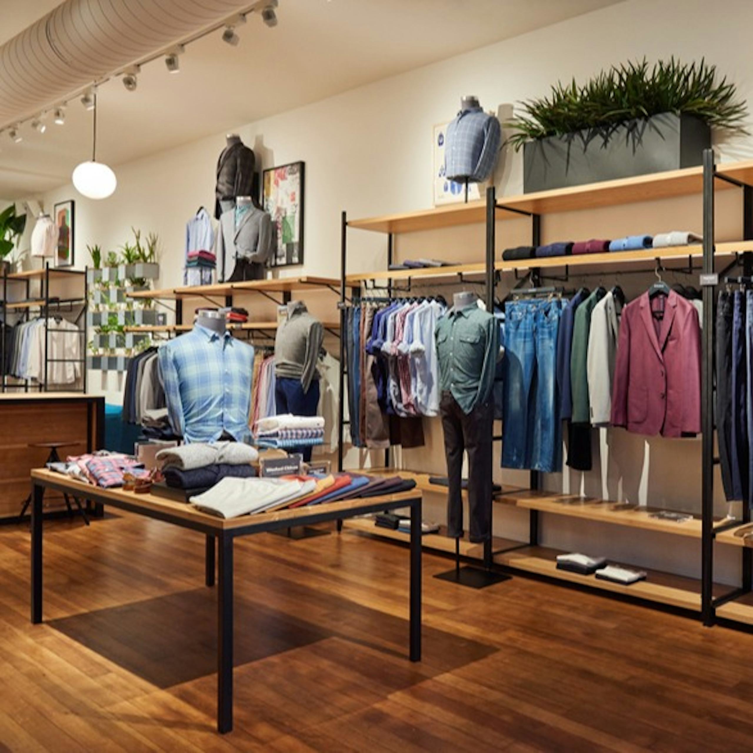 Image of Bonobos Cow Hollow store display. 